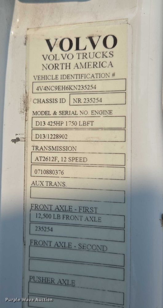 image for item EU3537 2019 Volvo VNL760 semi truck