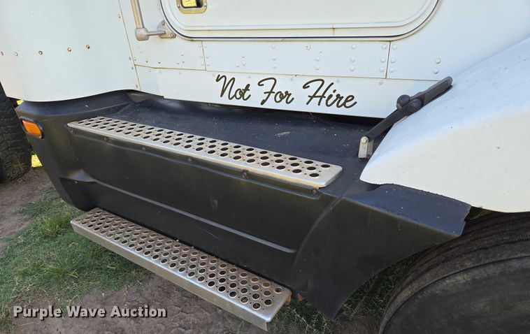 image for item EU3551 1989 Kenworth T40 semi truck