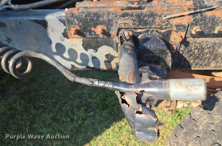 image for item EU3551 1989 Kenworth T40 semi truck