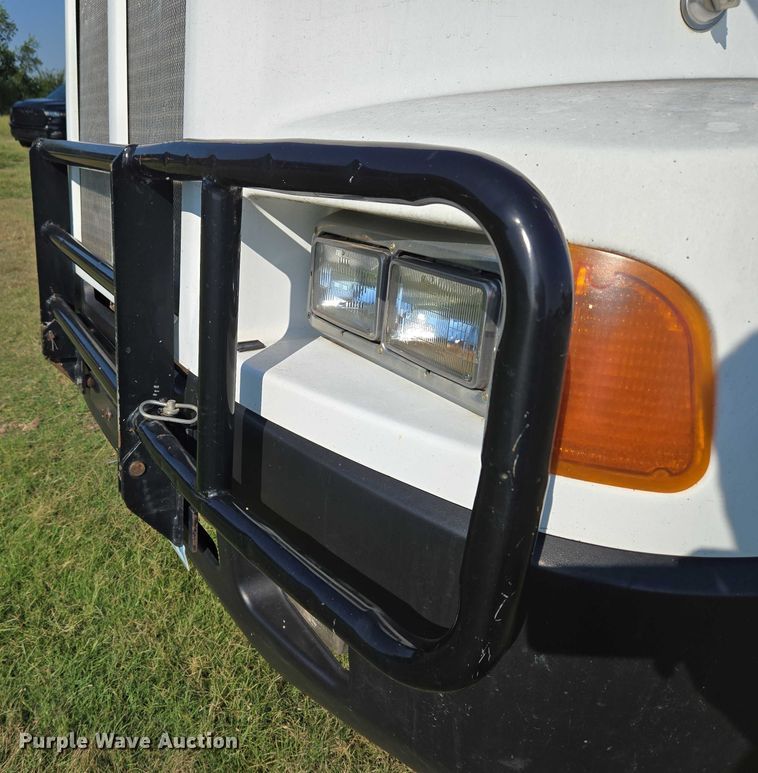 image for item EU3551 1989 Kenworth T40 semi truck