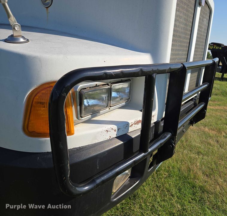 image for item EU3551 1989 Kenworth T40 semi truck