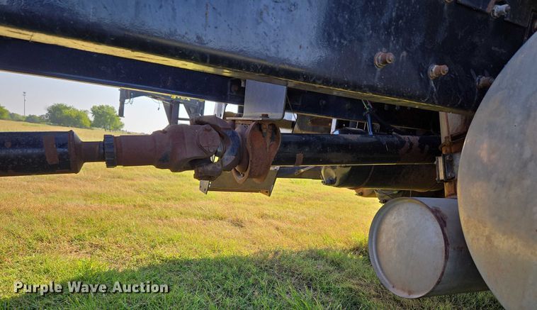 image for item EU3551 1989 Kenworth T40 semi truck