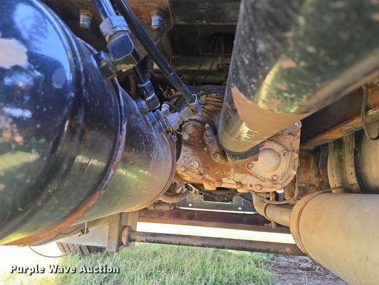 image for item EU3551 1989 Kenworth T40 semi truck