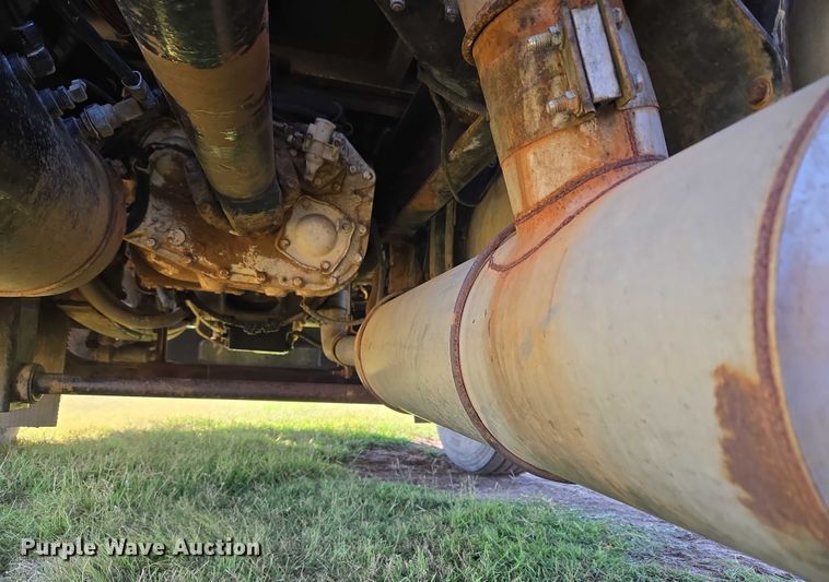 image for item EU3551 1989 Kenworth T40 semi truck