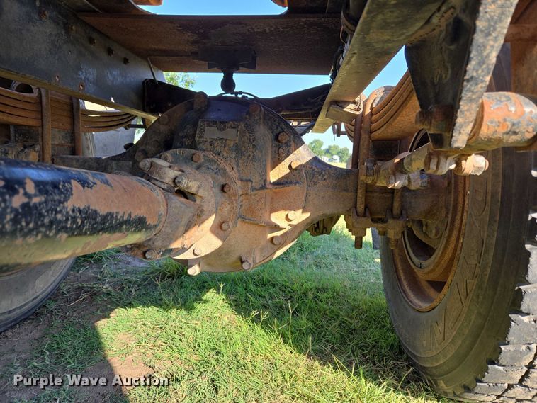 image for item EU3551 1989 Kenworth T40 semi truck