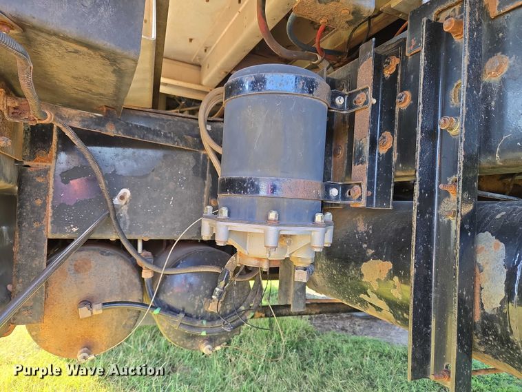 image for item EU3551 1989 Kenworth T40 semi truck