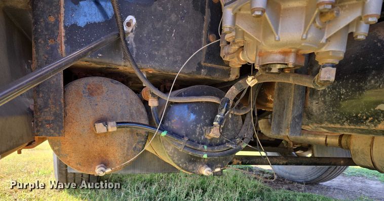 image for item EU3551 1989 Kenworth T40 semi truck