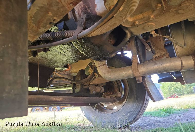 image for item EU3551 1989 Kenworth T40 semi truck