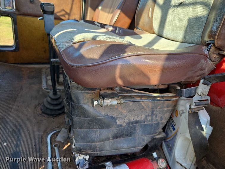 image for item EU3551 1989 Kenworth T40 semi truck