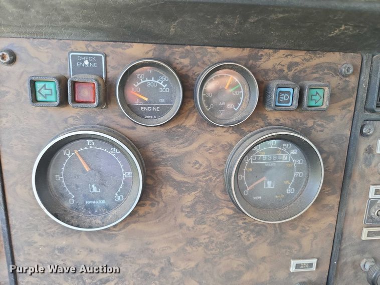 image for item EU3551 1989 Kenworth T40 semi truck