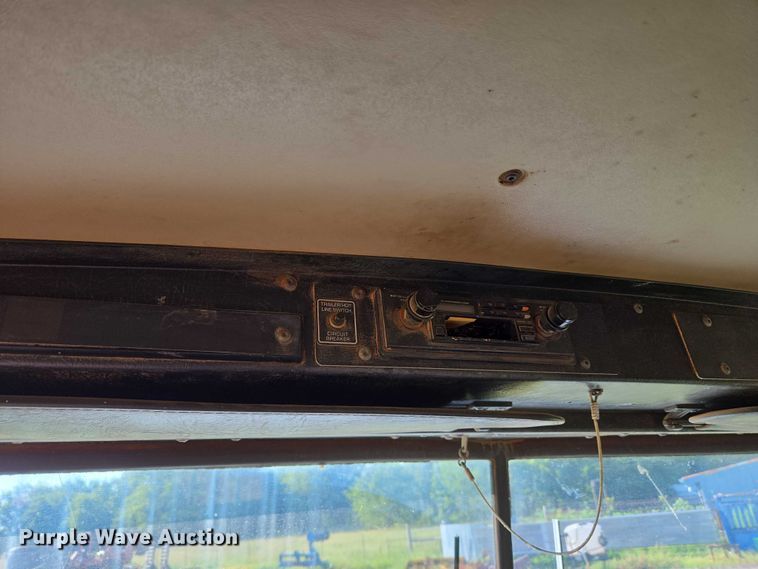 image for item EU3551 1989 Kenworth T40 semi truck