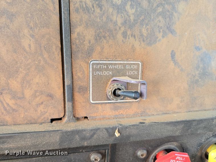 image for item EU3551 1989 Kenworth T40 semi truck