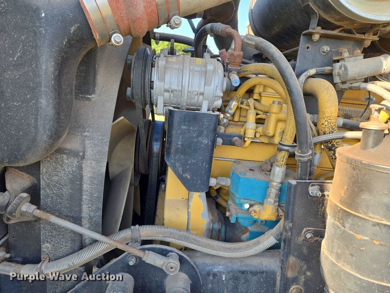 image for item EU3551 1989 Kenworth T40 semi truck