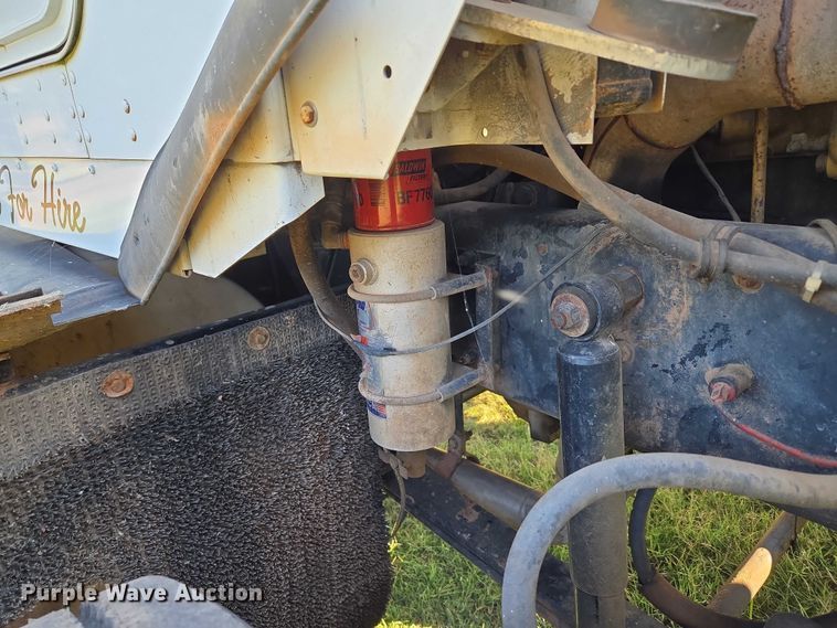 image for item EU3551 1989 Kenworth T40 semi truck