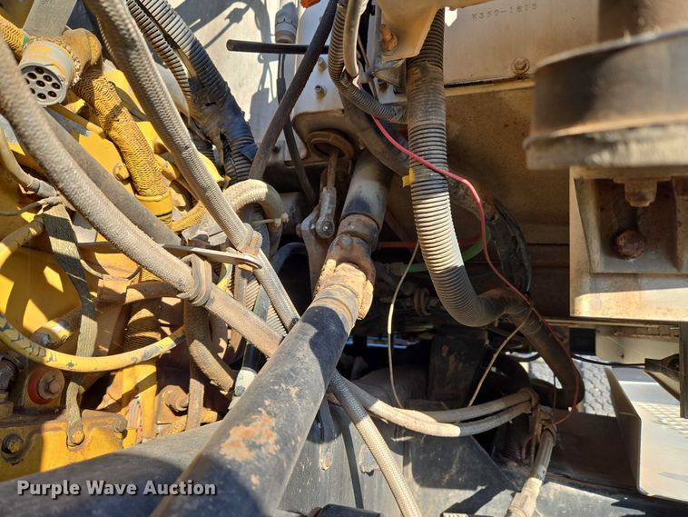 image for item EU3551 1989 Kenworth T40 semi truck