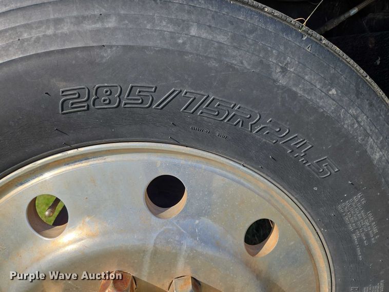 image for item EU3551 1989 Kenworth T40 semi truck