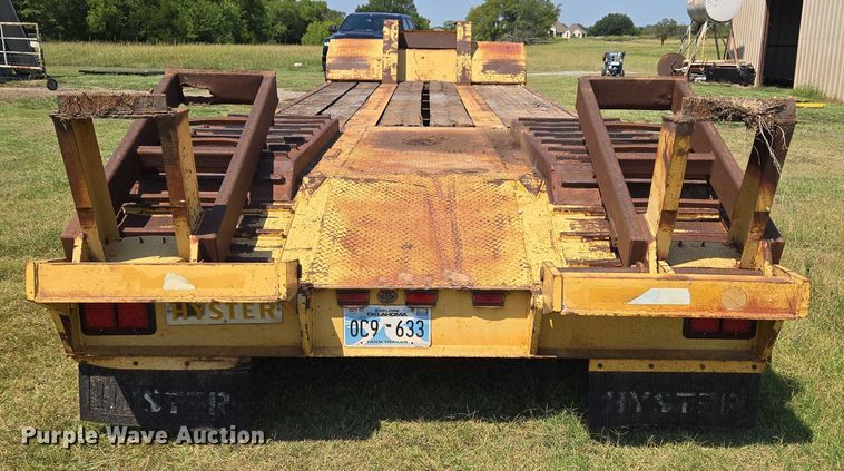 image for item EU3553 1981 Hyster drop deck equipment trailer