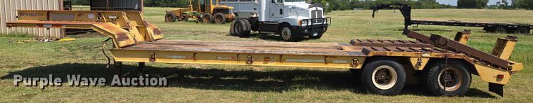 image for item EU3553 1981 Hyster drop deck equipment trailer