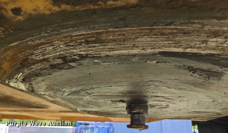 image for item EU3553 1981 Hyster drop deck equipment trailer