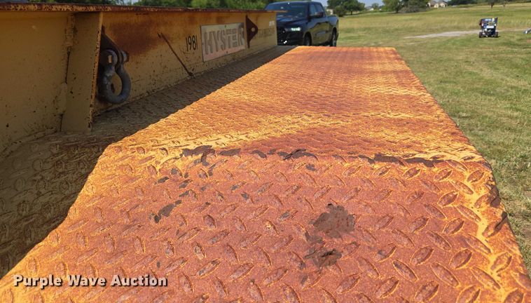 image for item EU3553 1981 Hyster drop deck equipment trailer