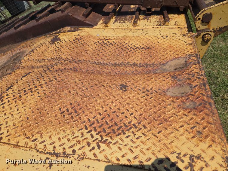 image for item EU3553 1981 Hyster drop deck equipment trailer