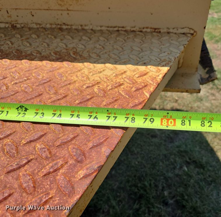 image for item EU3553 1981 Hyster drop deck equipment trailer