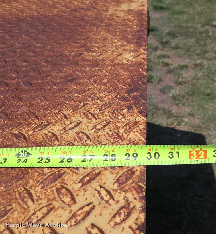 image for item EU3553 1981 Hyster drop deck equipment trailer