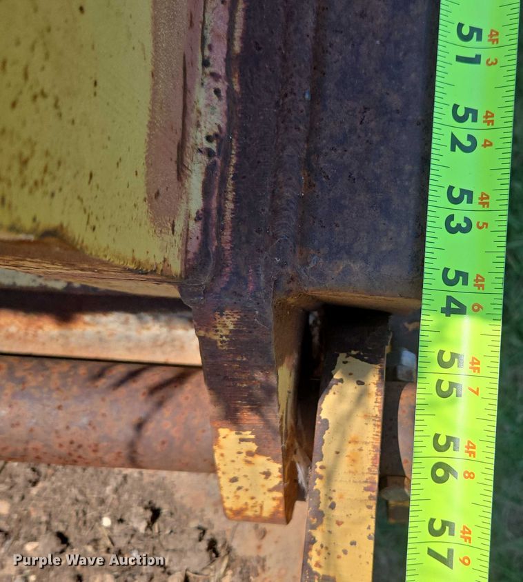 image for item EU3553 1981 Hyster drop deck equipment trailer