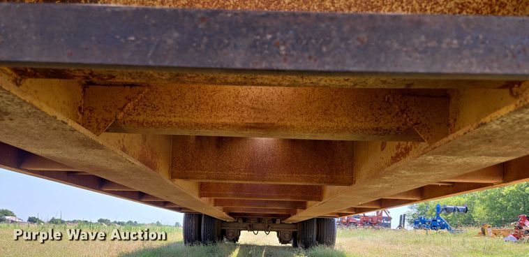 image for item EU3553 1981 Hyster drop deck equipment trailer