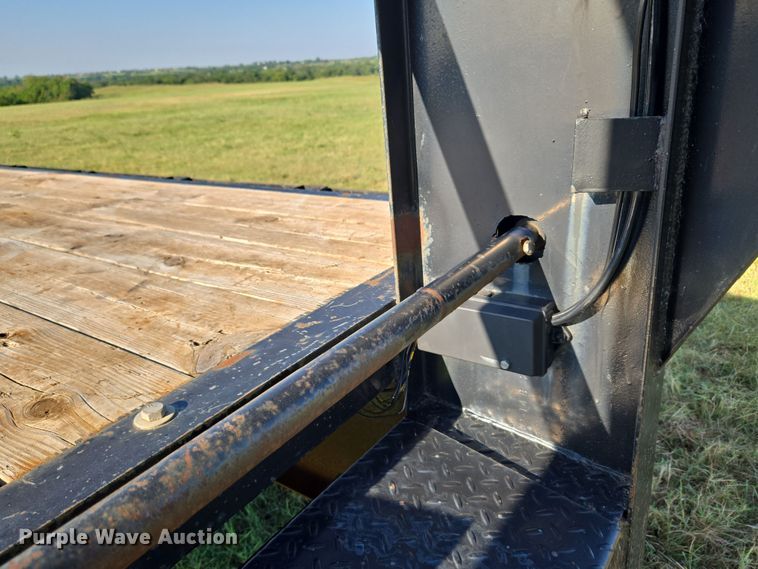 image for item EU3565 2007 Starlite equipment trailer