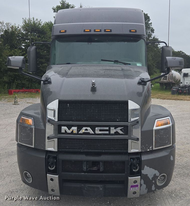 CAMIóN CAMAROTE 2019 MACK
