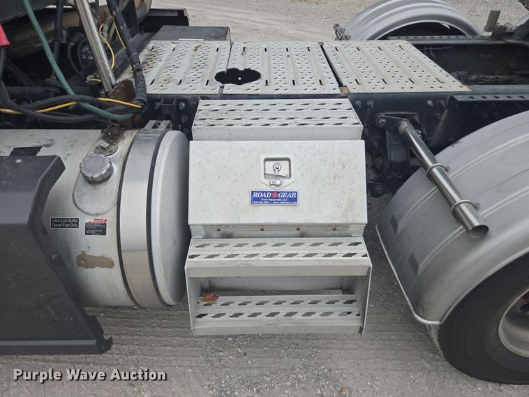 image for item FB9445 2019 Mack AN64T semi truck