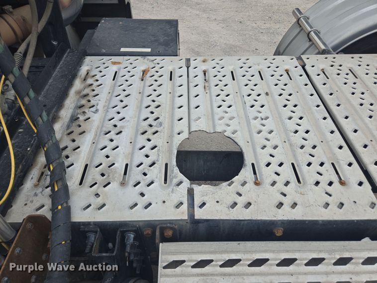 image for item FB9445 2019 Mack AN64T semi truck