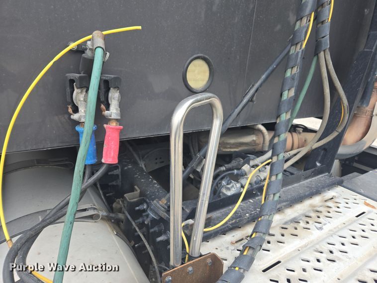 image for item FB9445 2019 Mack AN64T semi truck