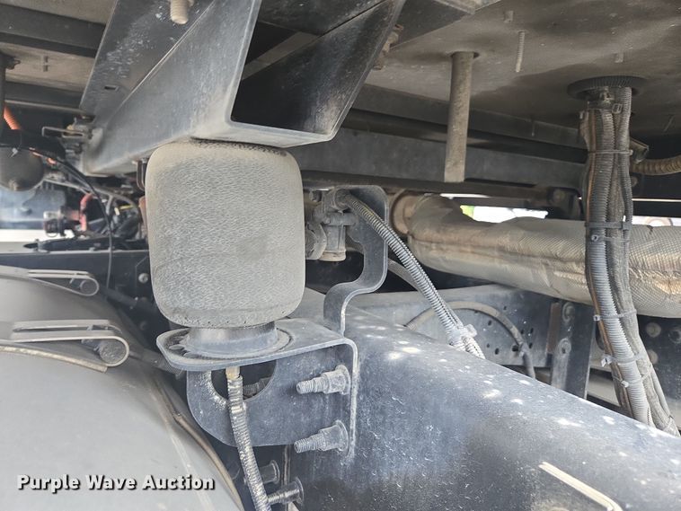 image for item FB9445 2019 Mack AN64T semi truck