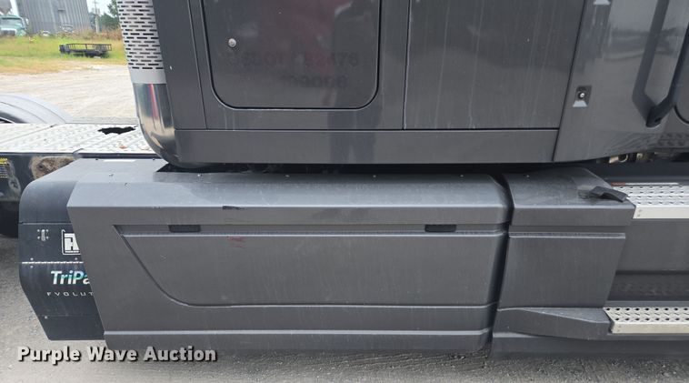 image for item FB9445 2019 Mack AN64T semi truck