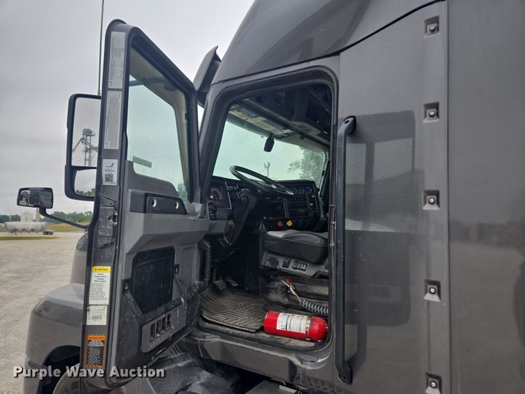 image for item FB9445 2019 Mack AN64T semi truck