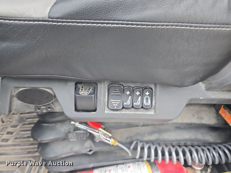 image for item FB9445 2019 Mack AN64T semi truck