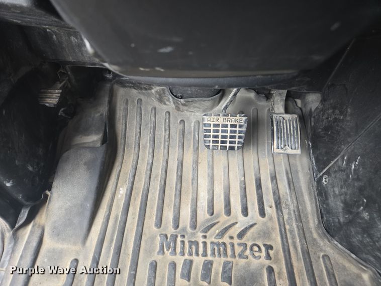 image for item FB9445 2019 Mack AN64T semi truck