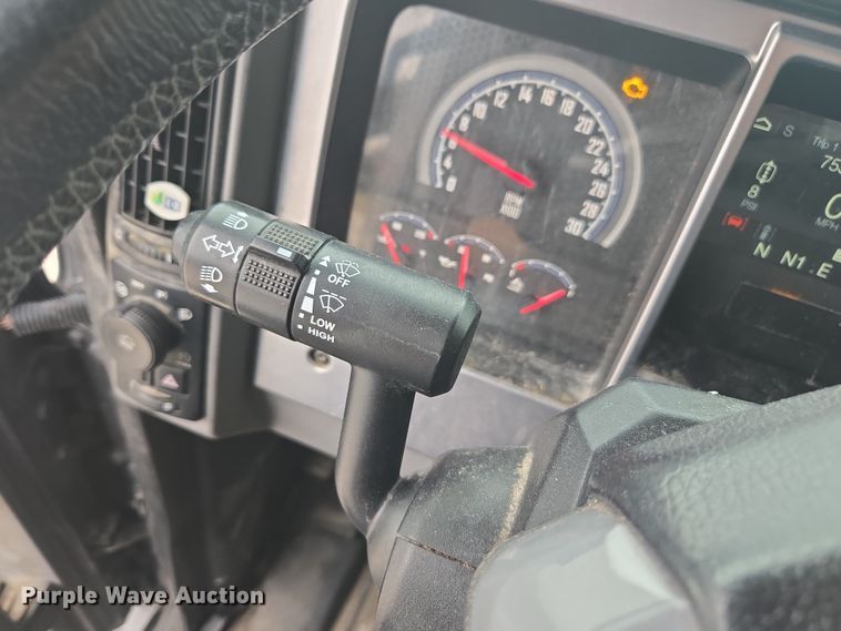 image for item FB9445 2019 Mack AN64T semi truck