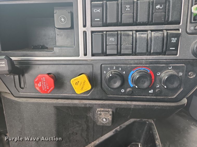 image for item FB9445 2019 Mack AN64T semi truck