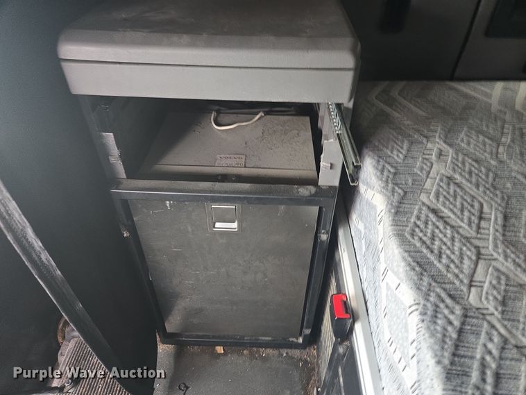 image for item FB9445 2019 Mack AN64T semi truck