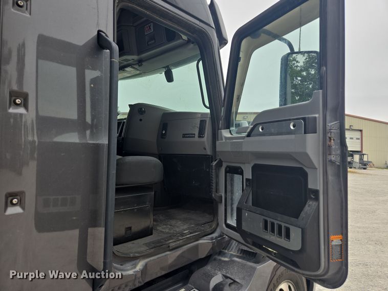 image for item FB9445 2019 Mack AN64T semi truck