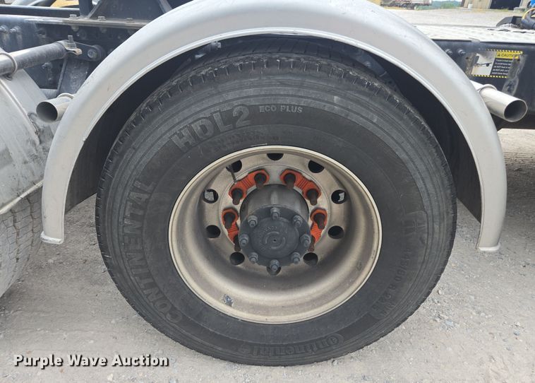 image for item FB9445 2019 Mack AN64T semi truck