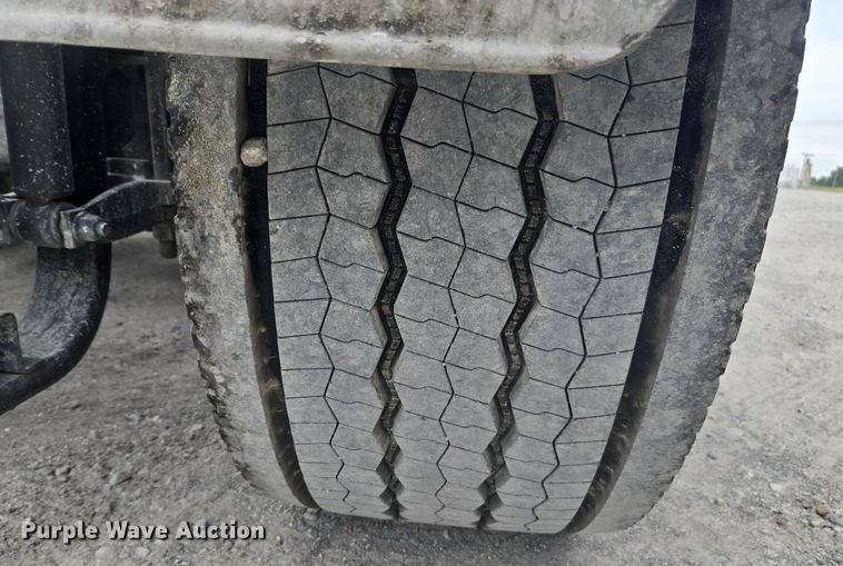 image for item FB9445 2019 Mack AN64T semi truck