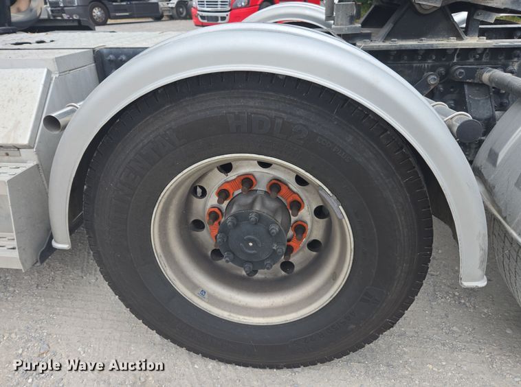 image for item FB9445 2019 Mack AN64T semi truck