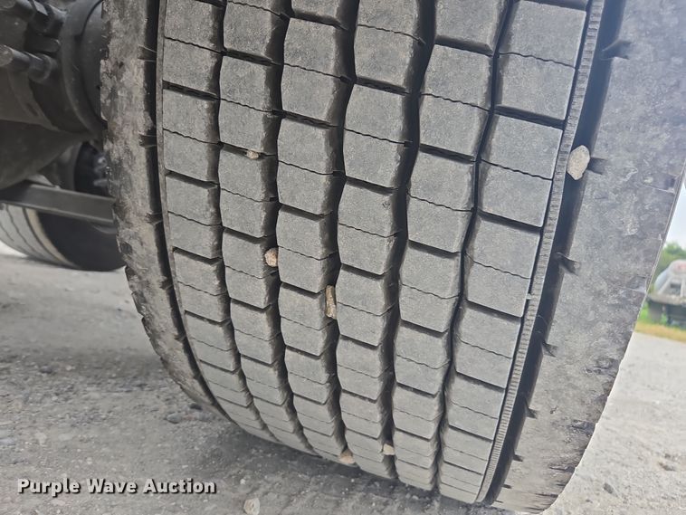 image for item FB9445 2019 Mack AN64T semi truck