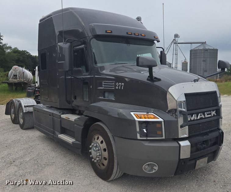 CAMIóN CAMAROTE 2019 MACK