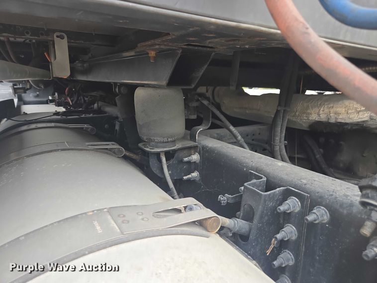 image for item FB9446 2019 Mack AN64T semi truck