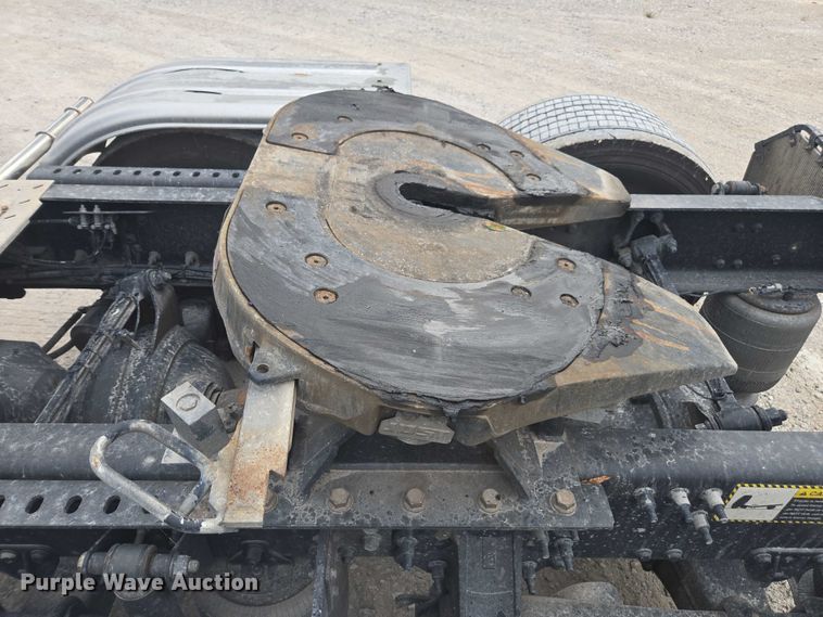 image for item FB9446 2019 Mack AN64T semi truck